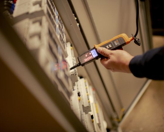 Bauhof West Dresden Elektroniker für Energie- und Gebäudetechnik in der Abteilung Elektro