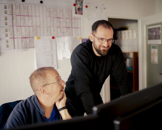 Bauhof West zwei Bauleiter diskutierend